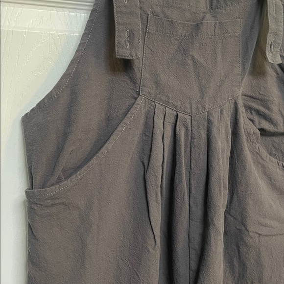 Gray Overall Romper with Pockets - Picture 4 of 9